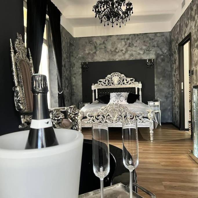 Nuit Romantique - Jacuzzi - Beziers - Romance Royale Exterior photo