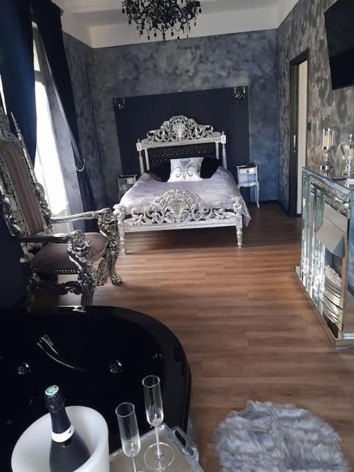 Nuit Romantique - Jacuzzi - Beziers - Romance Royale Exterior photo
