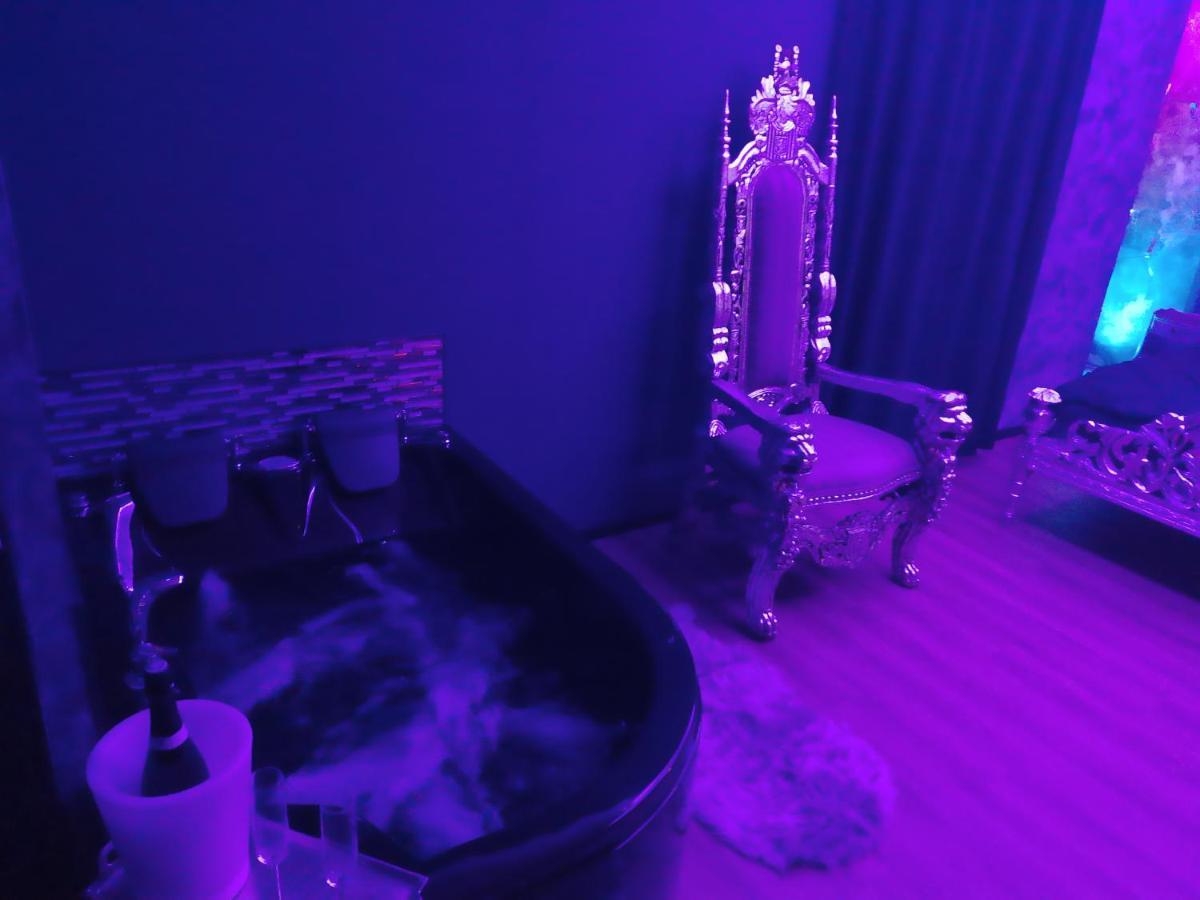 Nuit Romantique - Jacuzzi - Beziers - Romance Royale Exterior photo