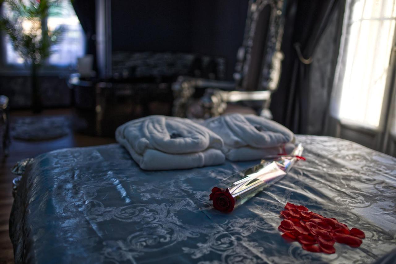 Nuit Romantique - Jacuzzi - Beziers - Romance Royale Exterior photo
